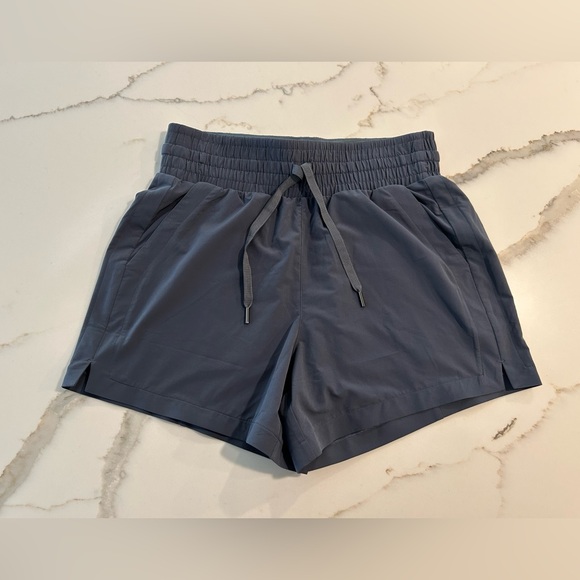 Spanx Out of Office Gray Shorts Size Women's M - Picture 1 of 7